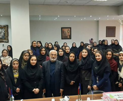 دیدار جمعی از پیشکسوتان،بانوان ورزشکار و قهرمان با پروفسور زاهدی