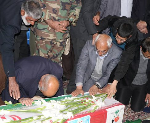 مراسم تشییع  پیکر جانباز 70%  شهید حاج منصور امیری از یادگاران 8 سال دفاع مقدس