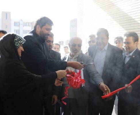 آیین افتتاحیه دبستان ۱۳کلاسه شهید چمران حاجی آباد کرمان