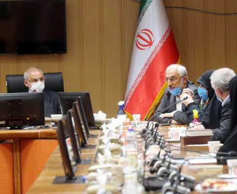 زاهدی در نشست مشترک کمیسیون آموزش مجلس با وزیر آموزش و پرورش: دولت بر بازگشایی مدارس تا اطمینان از کنترل کرونا اصرار نکنید