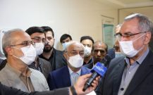 عیادت وزیر بهداشت از مصدومان سانحه بالگرد در استان کرمان/اطمینان زاهدی به مردم از تلاش تیم پزشکی برای درمان حادثه دیدگان