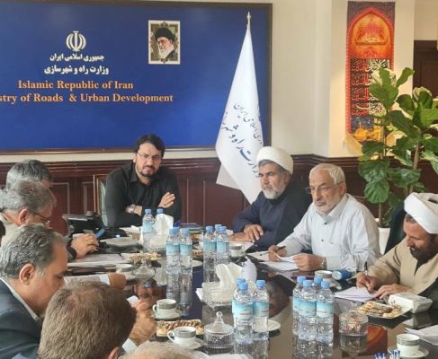 گلایه از کمبود پرواز و قطار از مبداء کرمان/ لزوم‌ توسعه راه‌های استان
